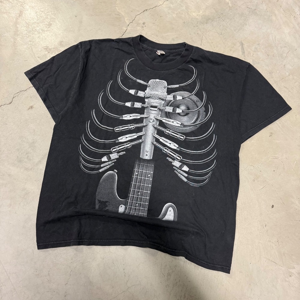 Liquid Blue Music Rib Cage Graphic T-Shirt Mens XL Black Microphone Guitar 2010